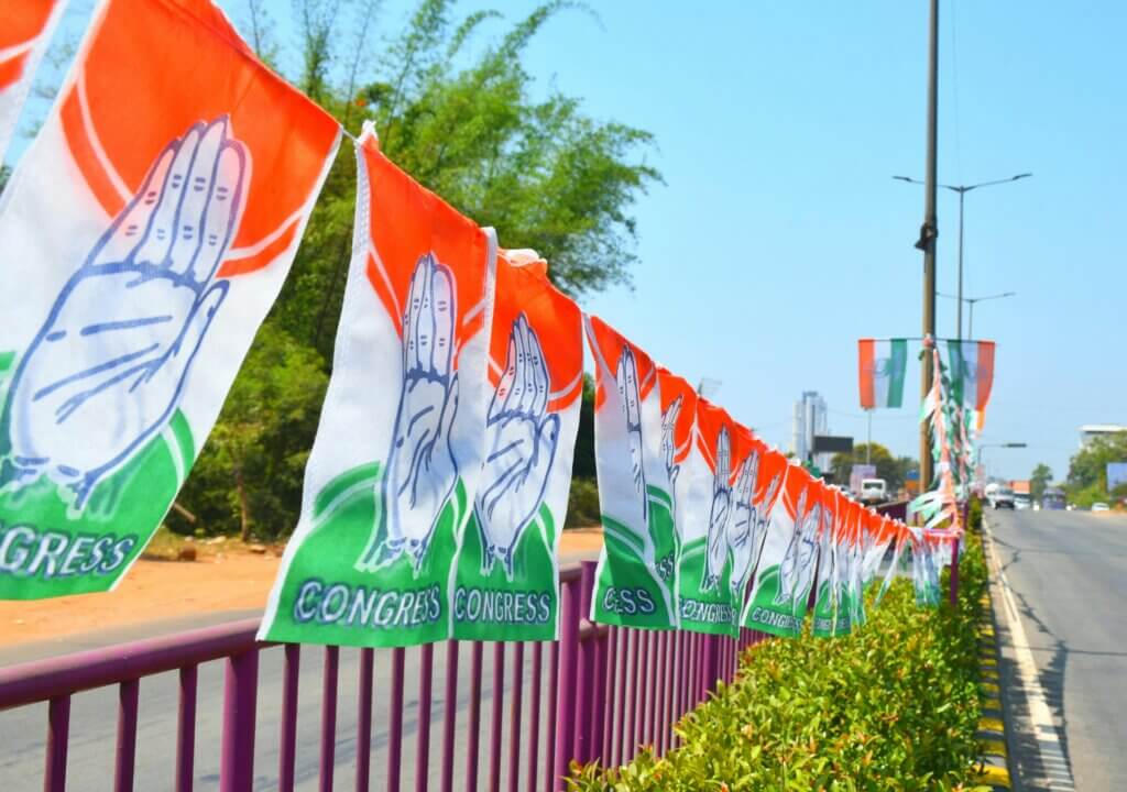 धनखड़ का अचानक इस्तीफा: तबीयत या ताकत की नई पटकथा? 2 congress 20474699